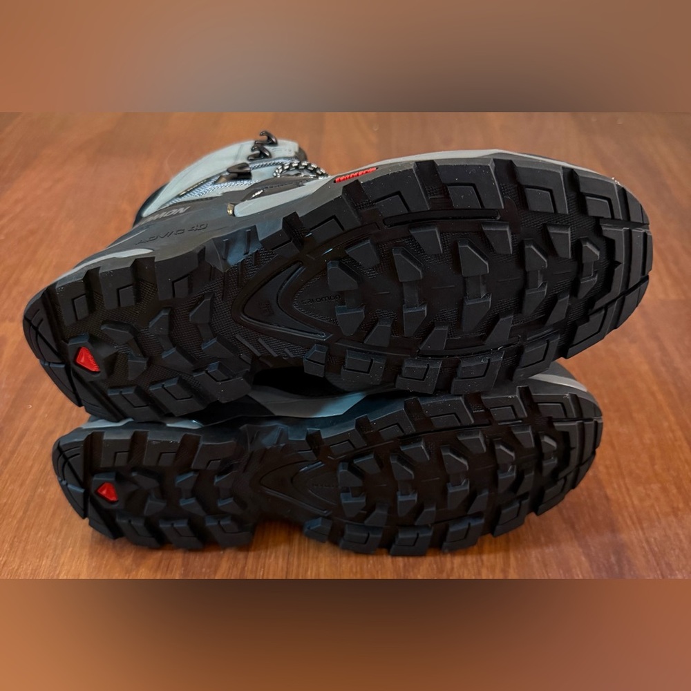 Salomon Gray and Black Winter Boots - Picture 8 of 11